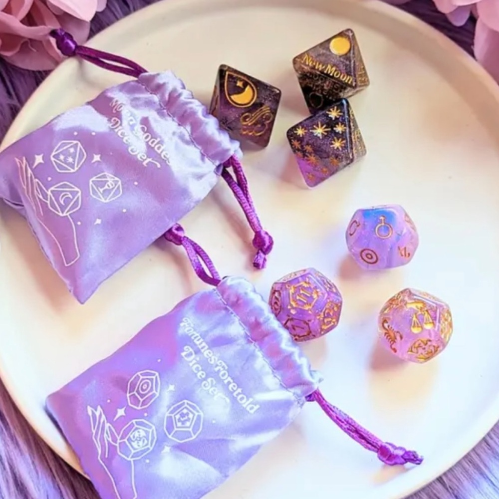 Divination Dice Set
From goddess provisions box
Set FB3257